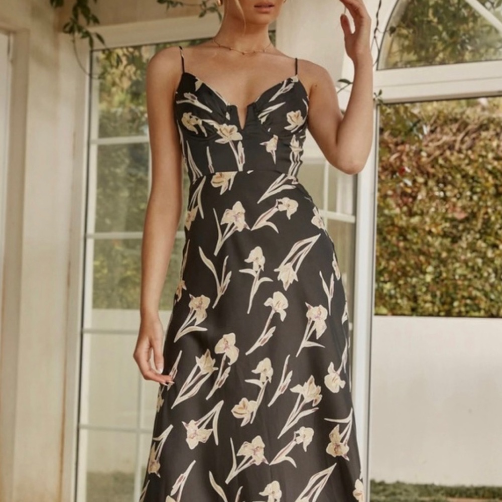 Selfie Leslie Black Floral Dress